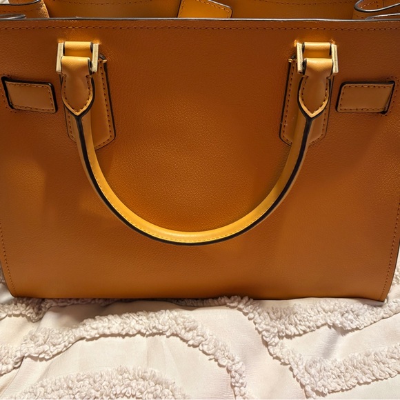 Michael Kors Luxe Camel Leather Satchel with Gold Hardware + Matching wallet - Picture 2 of 7